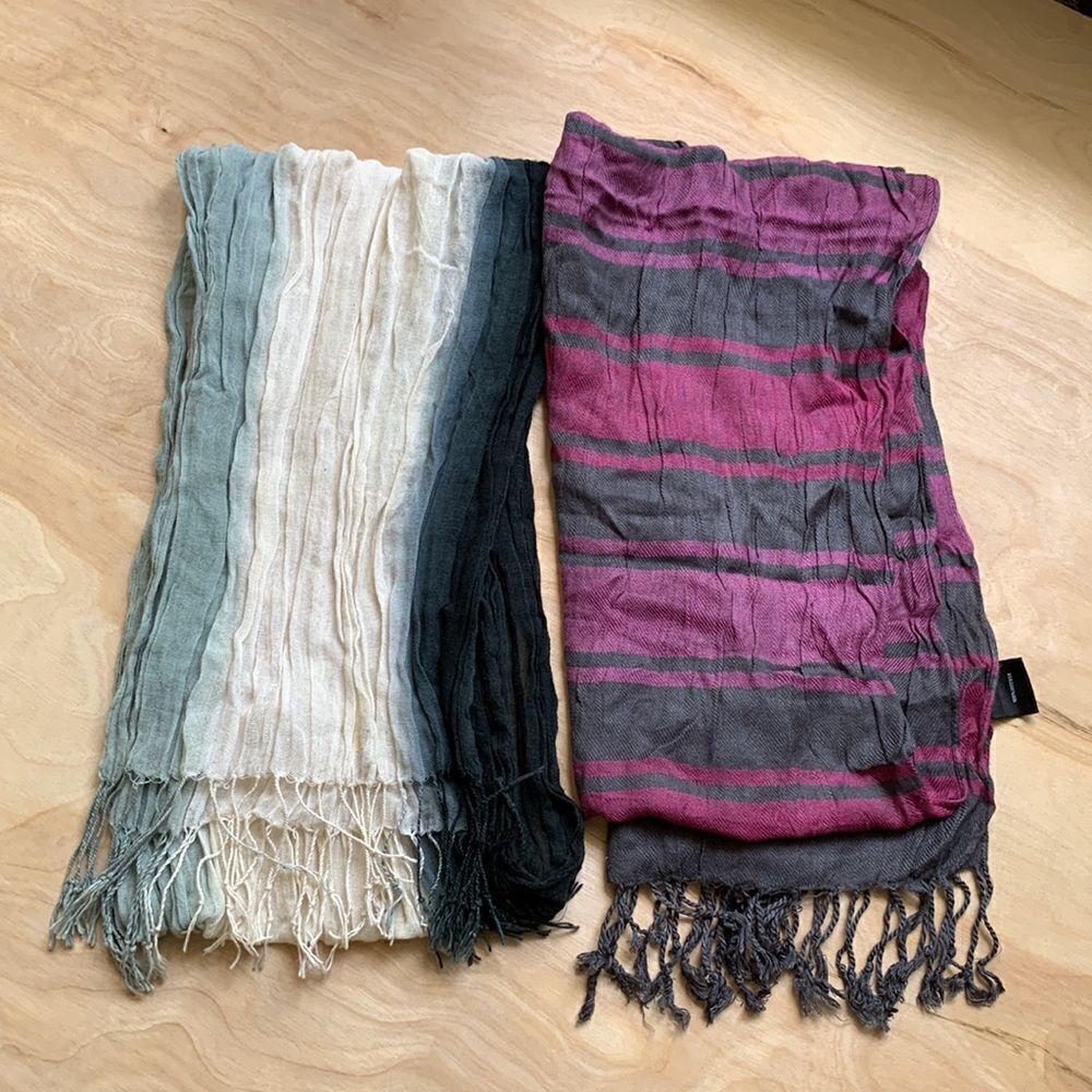 Two Fashion Scarves - Picture 2 of 4